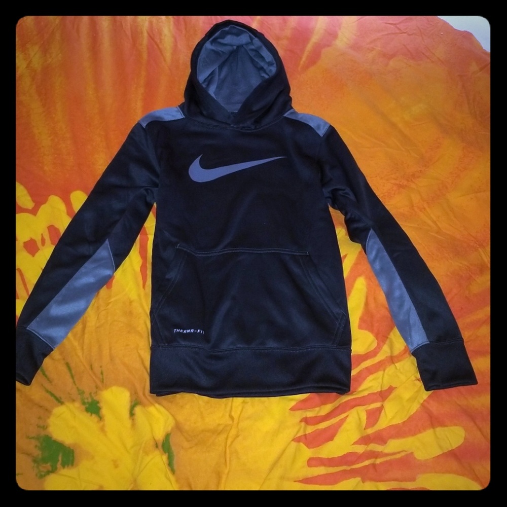 Nike therma fit large boys, fits xs women